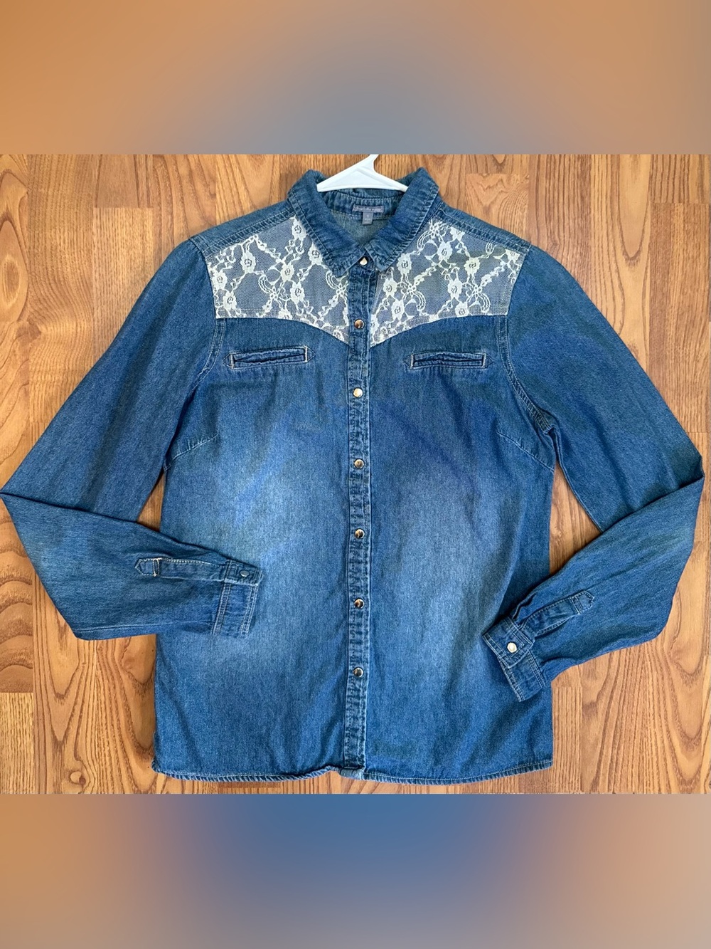 ❤️ Charlotte Russe Size Small Denim Button-Front Shirt White Lace Women’s (B19)